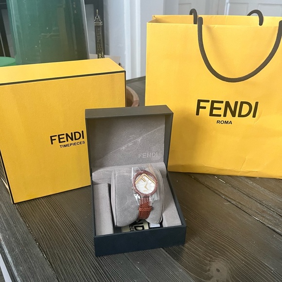 Watches - Picture 4 of 4